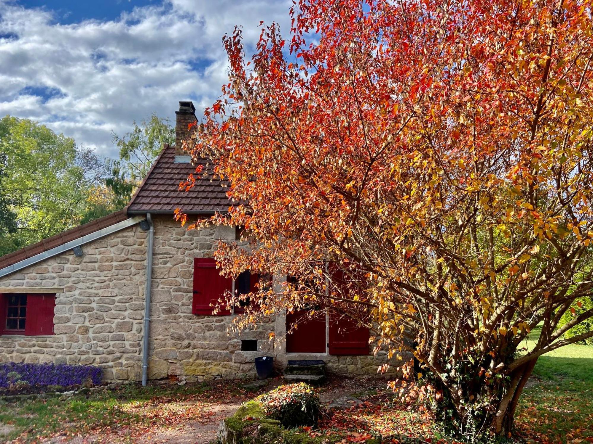 Maison Du Petit Poete Quarré-les-Tombes Zewnętrze zdjęcie